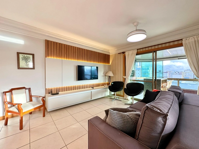 Amplo apartamento com sacadão com vista para o mar, no Centro: 7ª foto da galeria de imagens do imóvel