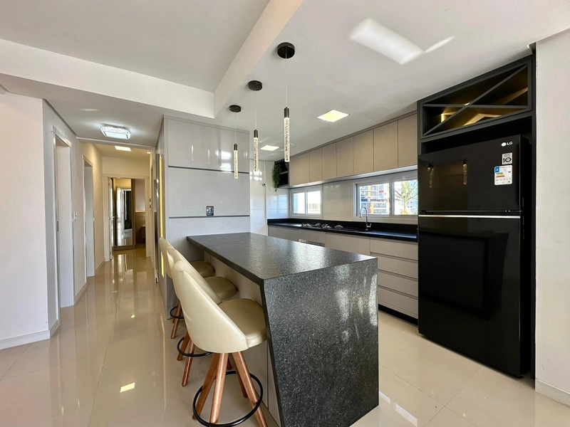 Apartamento decorado, com amplo terraço de frente, bairro Navegantes!: 13ª foto da galeria de imagens do imóvel