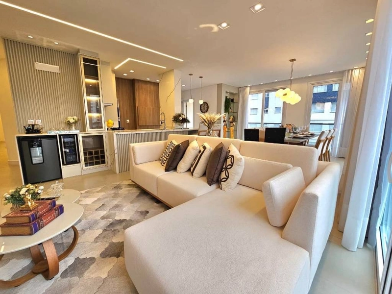 Apartamento com terraço de frente, 4 dormitórios e 2 box, em Capão!: 7ª foto da galeria de imagens do imóvel