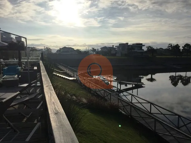 Sofisticada mansão à beira da marina, no Condomínio Velas da Marina!: 14ª foto da galeria de imagens do imóvel