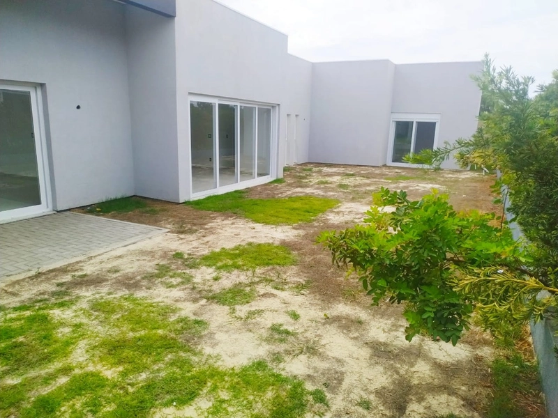 Casa plana, nova, 4 suítes, no Condomínio Dubai em Capão!: 4ª foto da galeria de imagens do imóvel