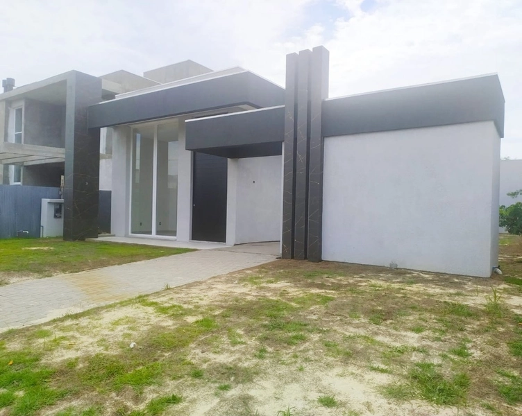 Casa plana, nova, 4 suítes, no Condomínio Dubai em Capão!: 1ª foto da galeria de imagens do imóvel