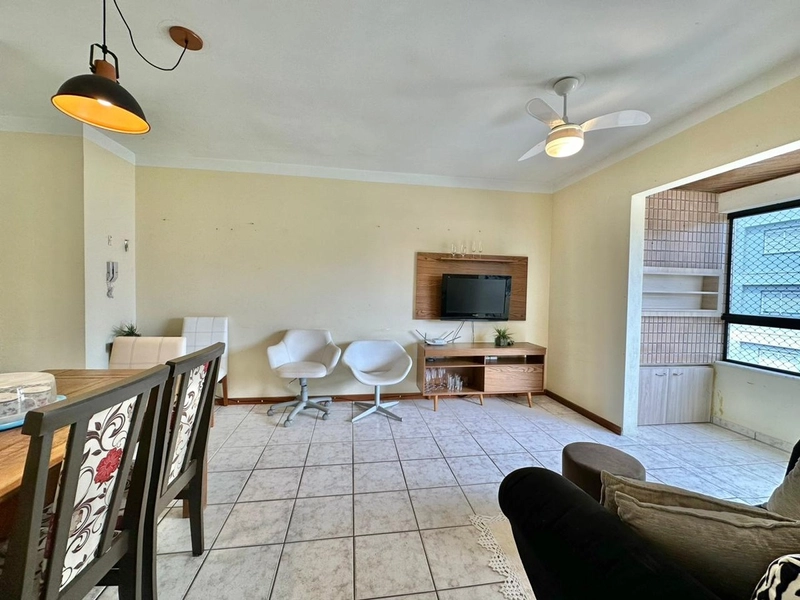 Apartamento com sacada de frente, 2 dormitórios, em Capão da Canoa!!: 2ª foto da galeria de imagens do imóvel