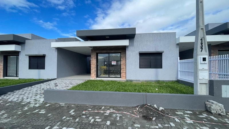 Casa geminada, NOVA, pertinho da praia em Capão da Canoa!: 2ª foto da galeria de imagens do imóvel