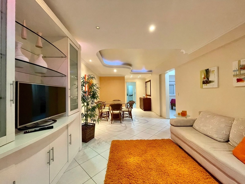 Apartamento com sacada com vista para o mar, na Av. Ubirajara!!: 2ª foto da galeria de imagens do imóvel