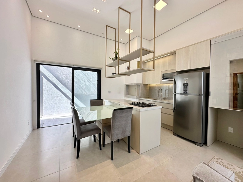 Residência decorada, 2 dormitórios, apenas 2 quadras da praia!!: 6ª foto da galeria de imagens do imóvel