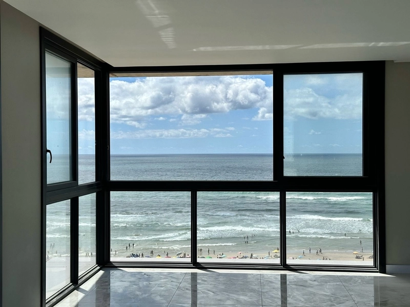 Apartamento com vista para o mar, NOVÍSSIMO, na Praça Flávio B!: 1ª foto da galeria de imagens do imóvel