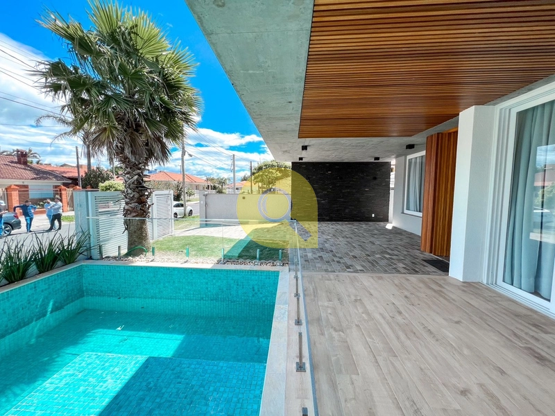 Residência nova, semi mobiliada, com piscina, em Capão da Canoa!: 3ª foto da galeria de imagens do imóvel
