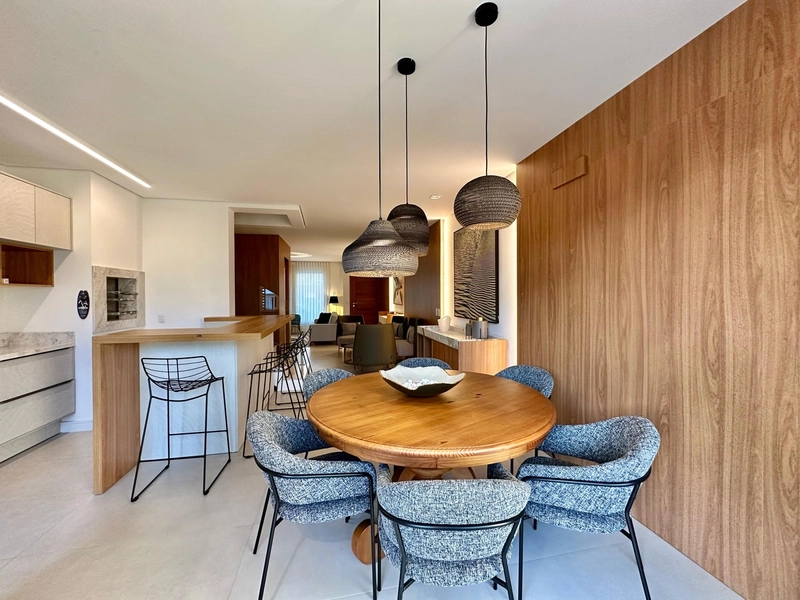 Casa pronta, beira lago, decorada, no Condomínio MURANO!: 3ª foto da galeria de imagens do imóvel