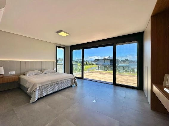 Residência 4 suítes, nova, com piscina, beira lago, no Capão Ilhas!: 28ª foto da galeria de imagens do imóvel
