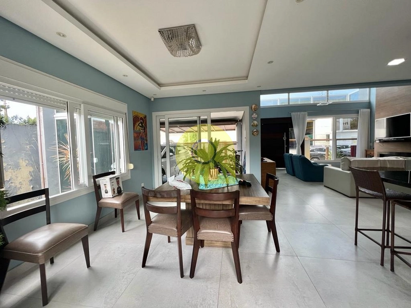 Residência 4 suítes, com amplo pátio com piscina, em Xangri-Lá!: 9ª foto da galeria de imagens do imóvel