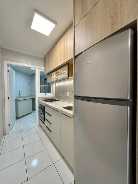 Apartamento com ampla sacada de frente, apenas 1 quadra da praia!: 15ª foto da galeria de imagens do imóvel