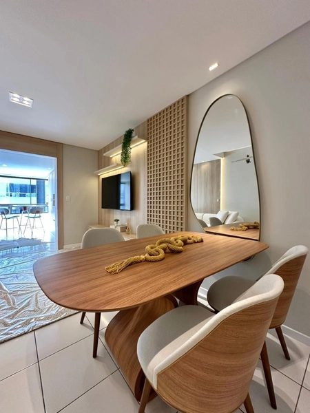 Apartamento com ampla sacada de frente, apenas 1 quadra da praia!: 13ª foto da galeria de imagens do imóvel