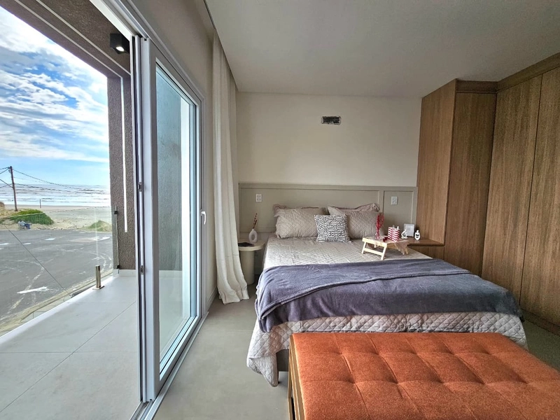 Sobrado novo, 4 suítes, à beira mar, em Capão da Canoa!: 14ª foto da galeria de imagens do imóvel