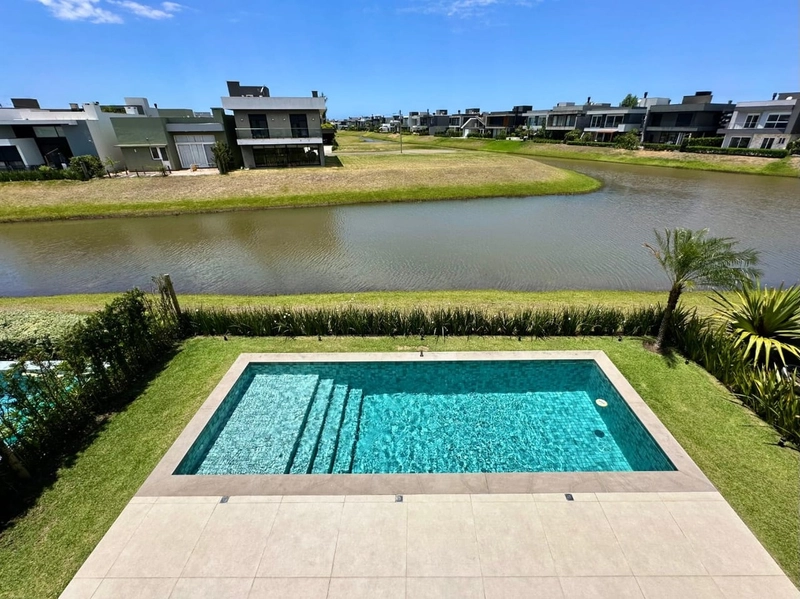 Residência beira lago, com piscina, beira lago, no Capão Ilhas!: 3ª foto da galeria de imagens do imóvel