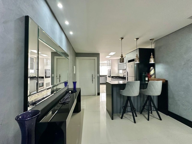 Apartamento decorado, em edifício de luxo, perto da praia!: 7ª foto da galeria de imagens do imóvel