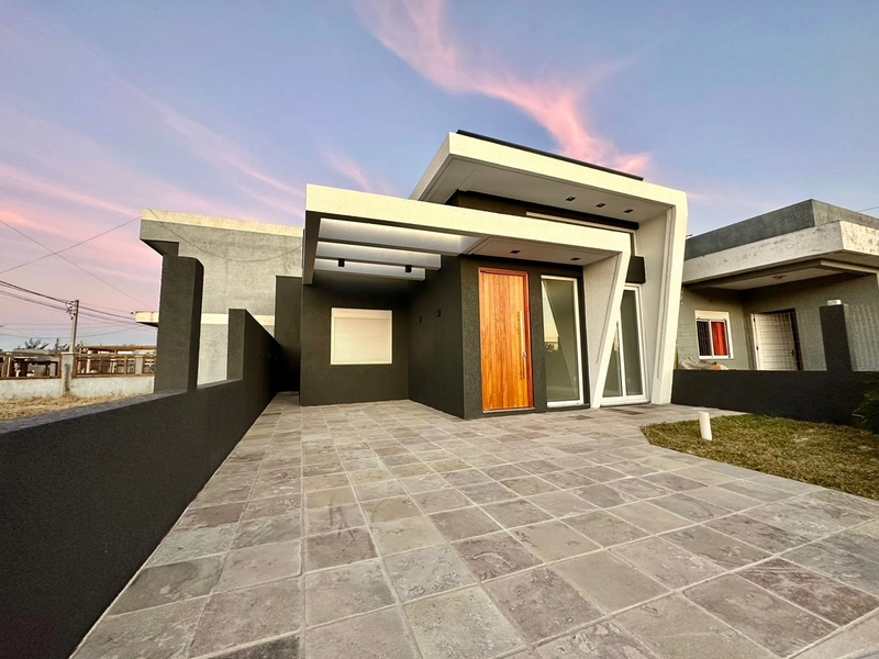 Casa nova, 3 dormitórios, pertinho da praia, em Capão da Canoa!: 2ª foto da galeria de imagens do imóvel