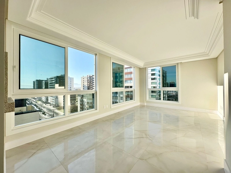 Apartamento de luxo, com vista para o mar, pertinho da praia!: 2ª foto da galeria de imagens do imóvel