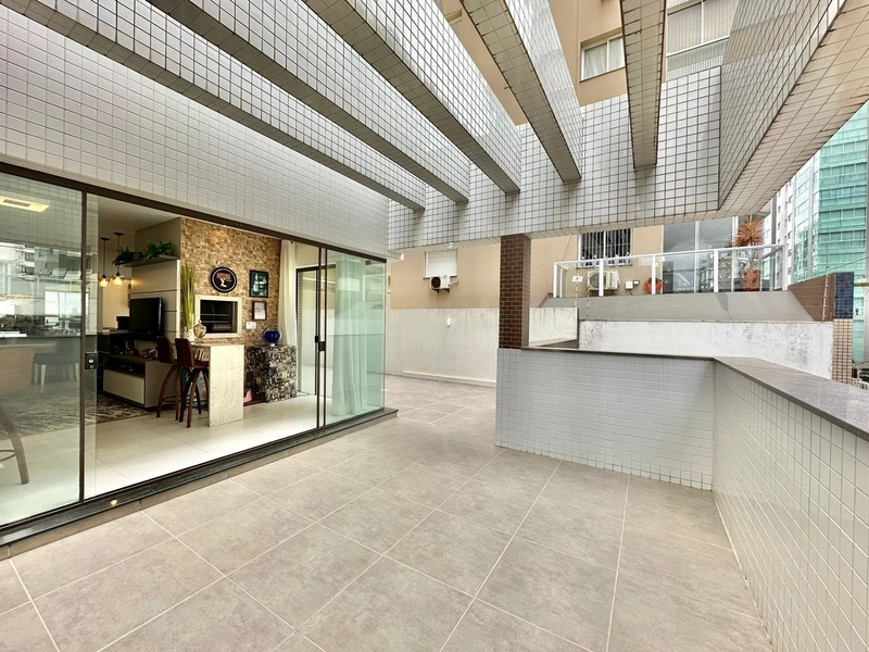 Apartamento 3 suítes, com 2 vagas, terraço de frente, perto da praia!: 2ª foto da galeria de imagens do imóvel