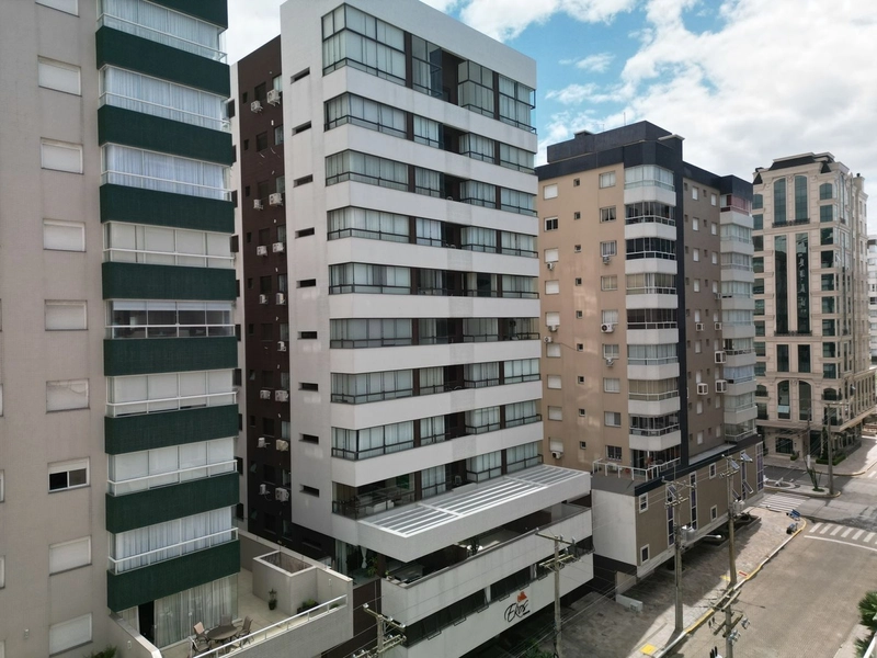 Apartamento 3 suítes, com 2 vagas, terraço de frente, perto da praia!: 32ª foto da galeria de imagens do imóvel