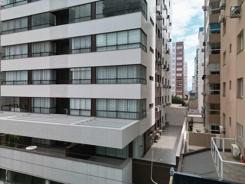Apartamento 3 suítes, com 2 vagas, terraço de frente, perto da praia!: 31ª foto da galeria de imagens do imóvel