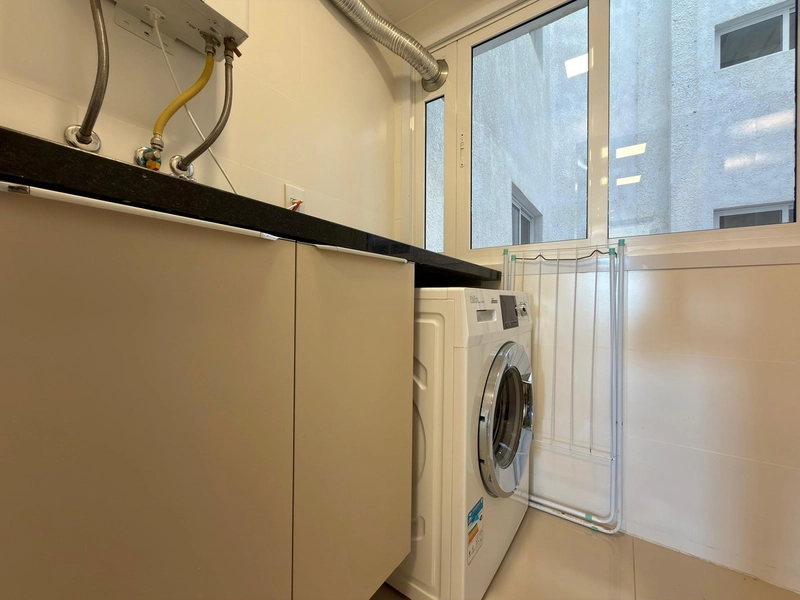 Apartamento de frente, 2 dormitórios, com box, decorado, Zona Nova!: 7ª foto da galeria de imagens do imóvel