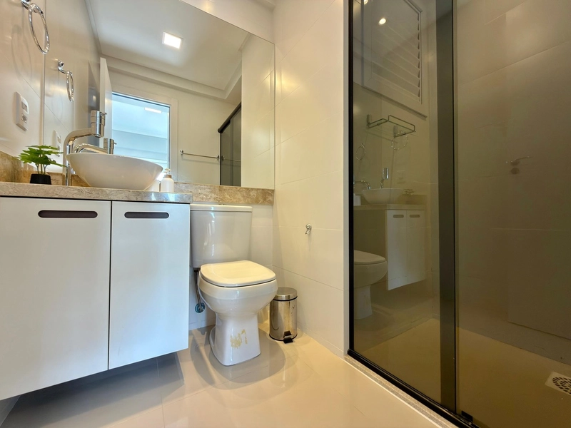 Apartamento de frente, 2 dormitórios, com box, decorado, Zona Nova!: 15ª foto da galeria de imagens do imóvel