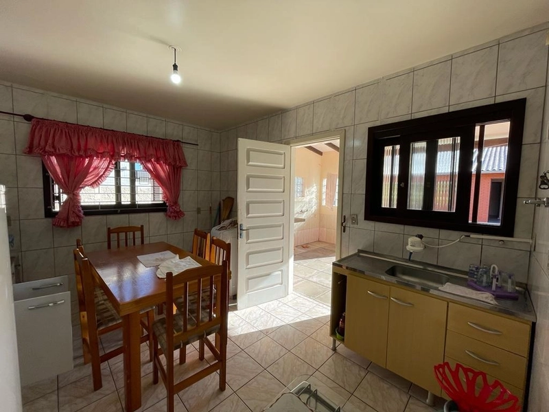 Casa plana, com amplo terreno, na Zona Nova, em Capão da Canoa!: 6ª foto da galeria de imagens do imóvel