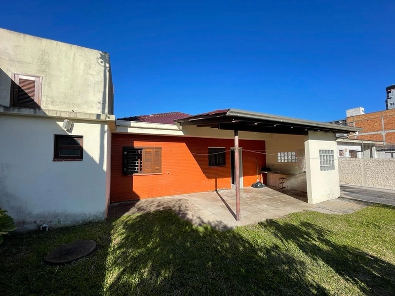Casa plana, com amplo terreno, na Zona Nova, em Capão da Canoa!: 8ª foto da galeria de imagens do imóvel