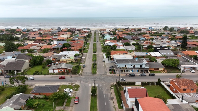Sobrado 4 dormitórios, com 2 terrenos, perto da praia, em Xangri-Lá!: 32ª foto da galeria de imagens do imóvel