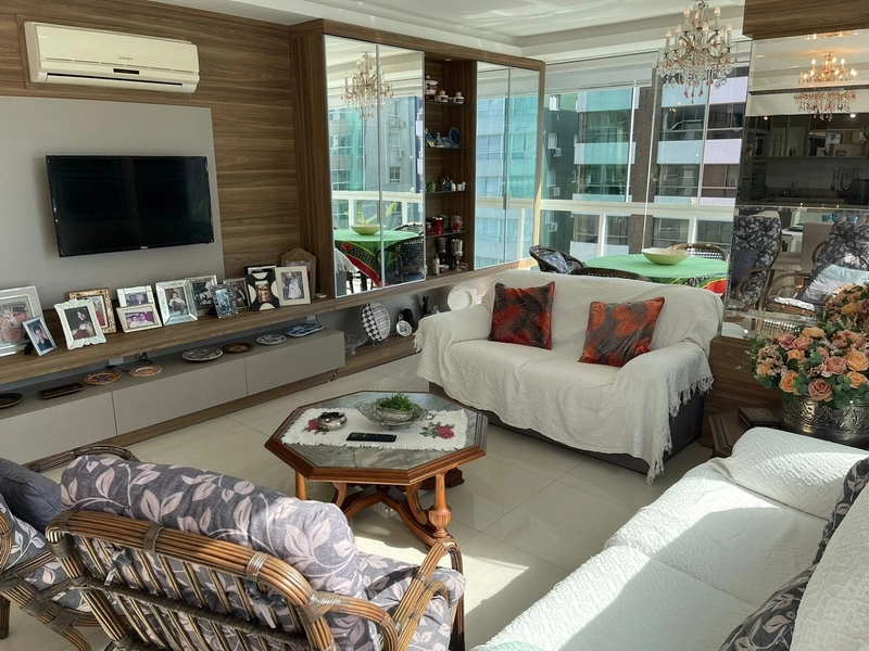 Apartamento na Avenida Ubirajara, com vista para o mar e área de lazer: 3ª foto da galeria de imagens do imóvel