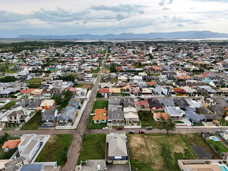Casa 4 suítes, mobiliado, próximo da praia, em Atlântida Sul!: 30ª foto da galeria de imagens do imóvel