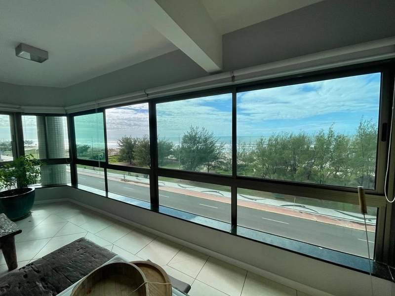 Apartamento beira mar, 3 suítes, 2 vagas, no bairro Navegantes!: 1ª foto da galeria de imagens do imóvel