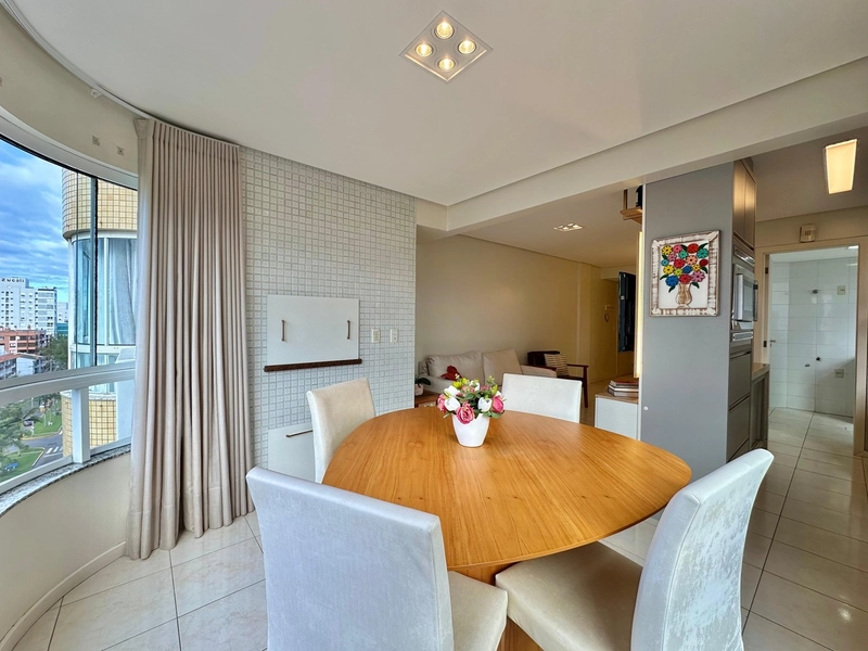 DIFERENCIADO: Apartamento 2 dormitórios, com 2 vagas, vista mar!: 7ª foto da galeria de imagens do imóvel
