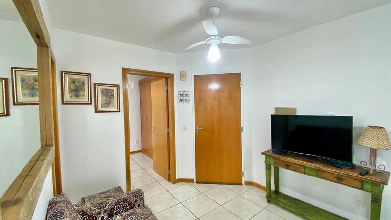 Apartamento 1 suíte, com SACADA DE FRENTE, pertinho da praia!: 9ª foto da galeria de imagens do imóvel