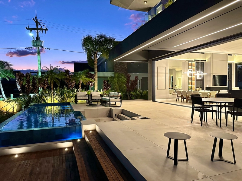 Residência 5 suítes, beira lago, com piscina, no MALIBU!: 18ª foto da galeria de imagens do imóvel