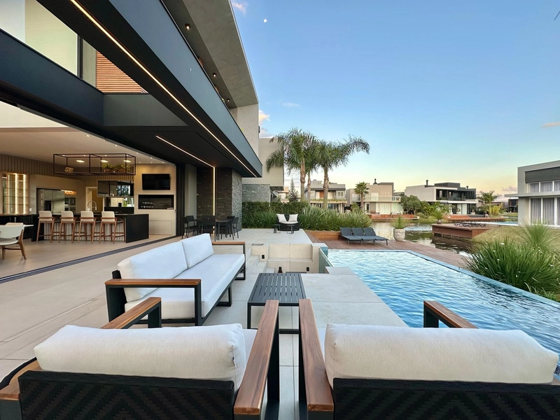 Residência 5 suítes, beira lago, com piscina, no MALIBU!: 9ª foto da galeria de imagens do imóvel
