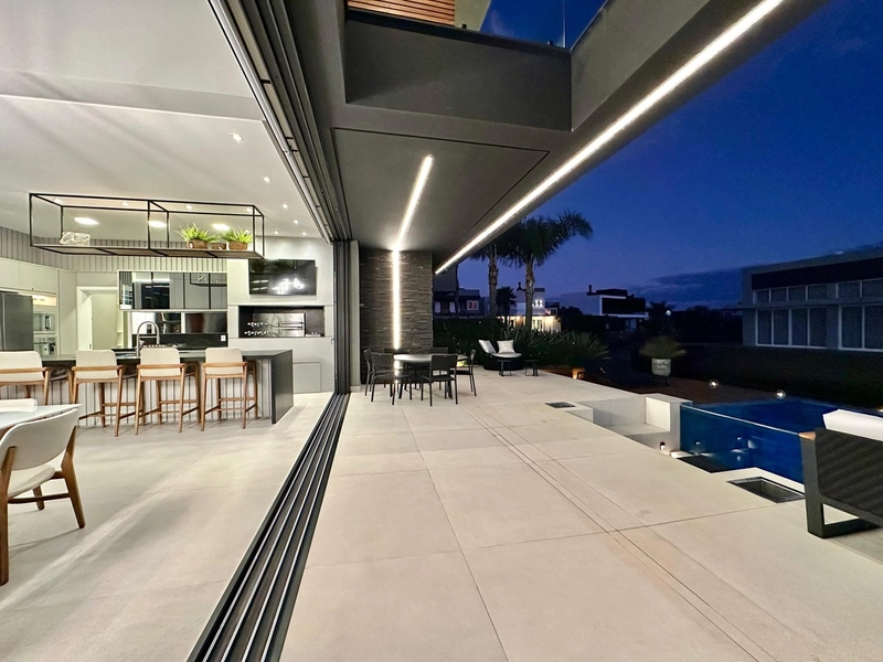 Residência 5 suítes, beira lago, com piscina, no MALIBU!: 20ª foto da galeria de imagens do imóvel