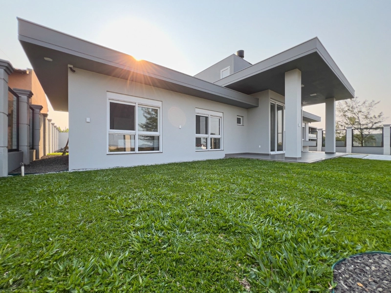 Casa plana, 4 dormitórios, à beira mar, em Capão da Canoa!: 39ª foto da galeria de imagens do imóvel