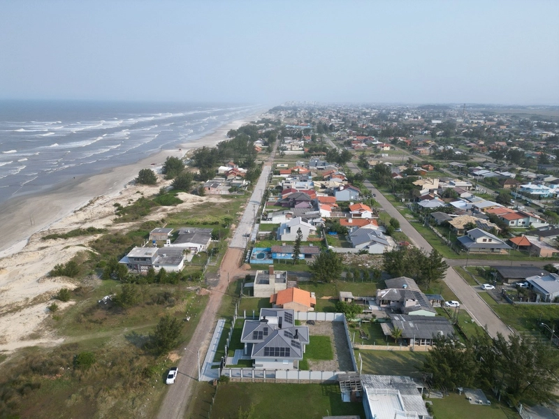 Casa plana, 4 dormitórios, à beira mar, em Capão da Canoa!: 46ª foto da galeria de imagens do imóvel