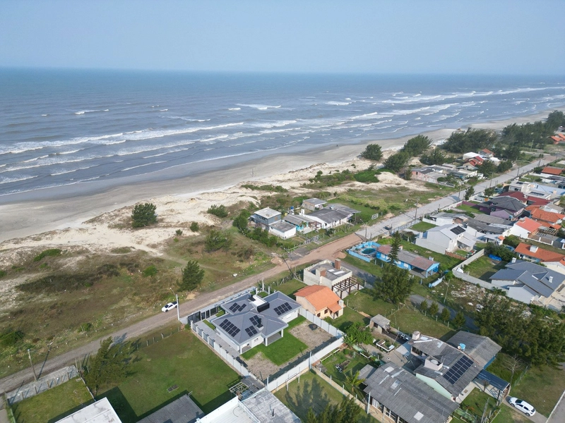 Casa plana, 4 dormitórios, à beira mar, em Capão da Canoa!: 49ª foto da galeria de imagens do imóvel