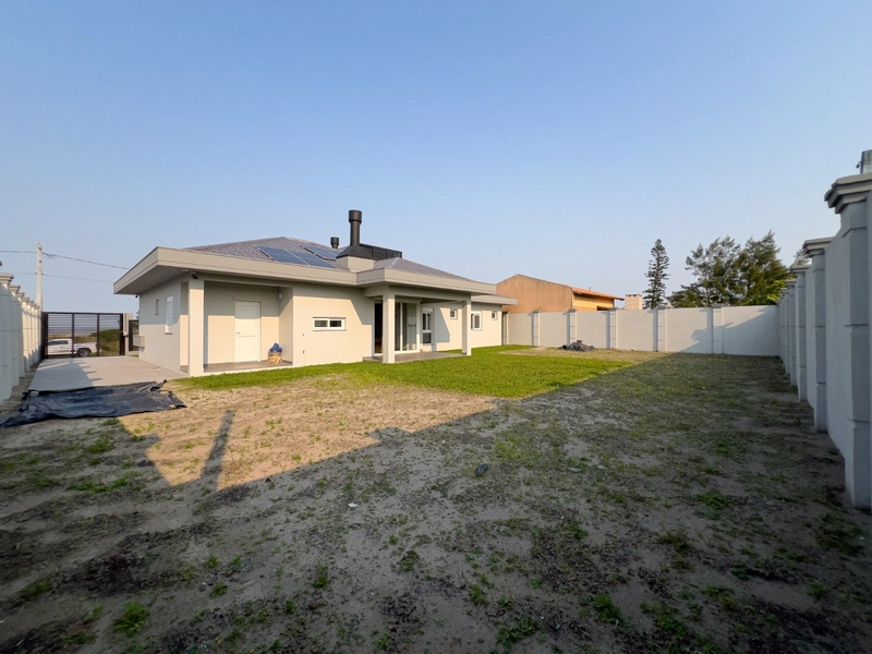 Casa plana, 4 dormitórios, à beira mar, em Capão da Canoa!: 41ª foto da galeria de imagens do imóvel