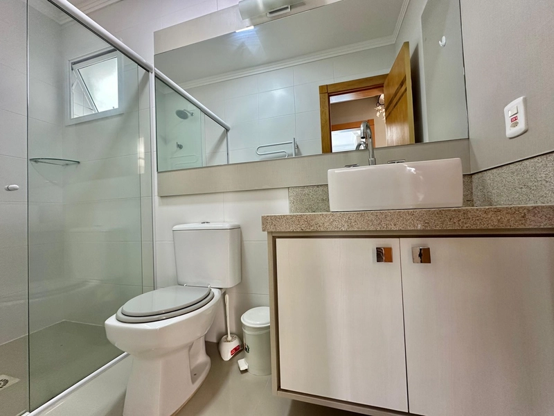 Apartamento decorado, de frente, 2 dormitórios, na Praça Bassani!: 21ª foto da galeria de imagens do imóvel