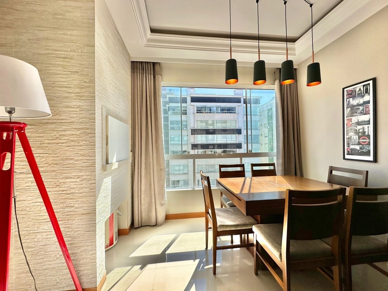 Apartamento decorado, de frente, 2 dormitórios, na Praça Bassani!: 3ª foto da galeria de imagens do imóvel