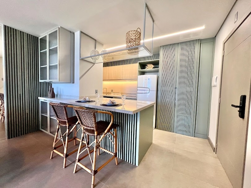 Apartamento 1 dormitório com 1 vaga na garagem, decorado, em Atlântida: 3ª foto da galeria de imagens do imóvel