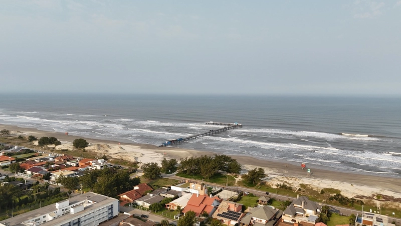 Sobrado 5 suítes, decorado, com piscina, próximo à praia, Atlântida!: 30ª foto da galeria de imagens do imóvel