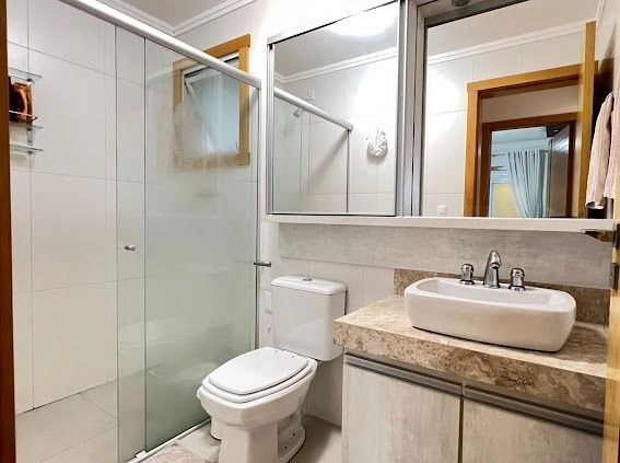 Apartamento 2 dormitórios com TERRAÇO DE FRENTE, na Praça Tiaraju!: 22ª foto da galeria de imagens do imóvel