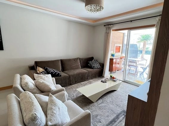 Apartamento 2 dormitórios com TERRAÇO DE FRENTE, na Praça Tiaraju!: 2ª foto da galeria de imagens do imóvel
