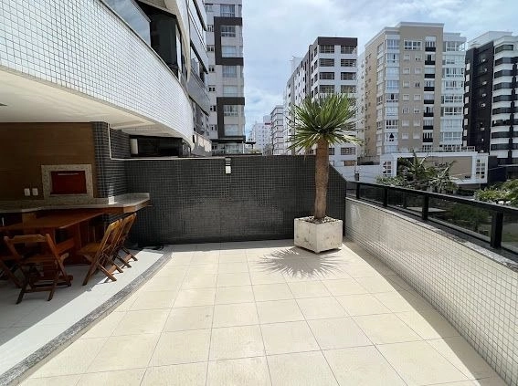 Apartamento 2 dormitórios com TERRAÇO DE FRENTE, na Praça Tiaraju!: 1ª foto da galeria de imagens do imóvel