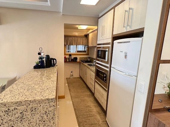 Apartamento 2 dormitórios com TERRAÇO DE FRENTE, na Praça Tiaraju!: 16ª foto da galeria de imagens do imóvel